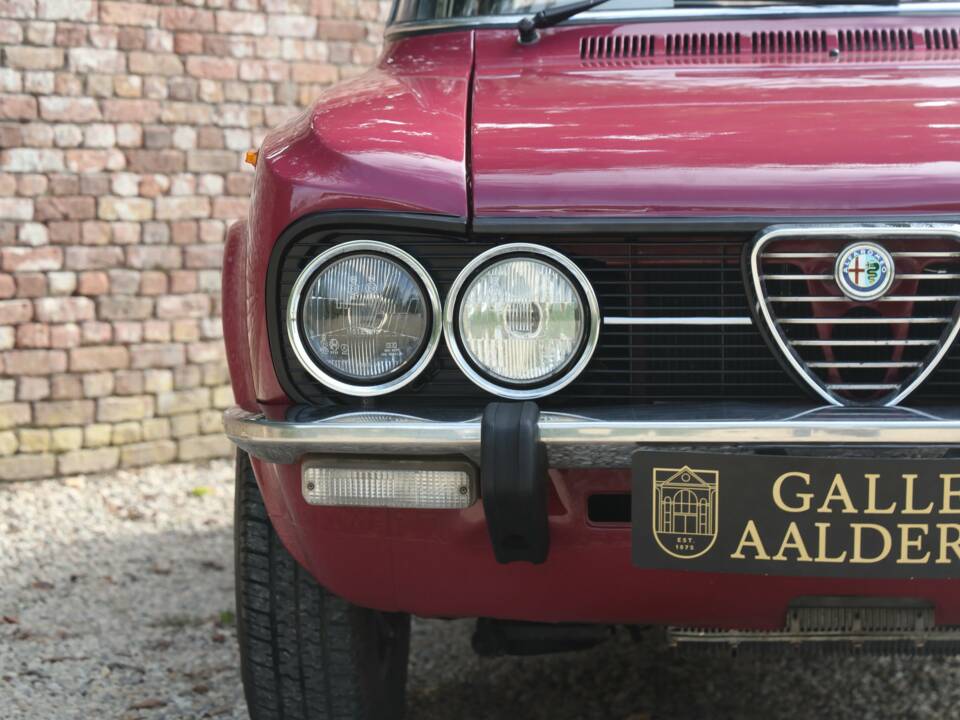Bild 23/50 von Alfa Romeo Giulia Nuova Super 1300 (1975)