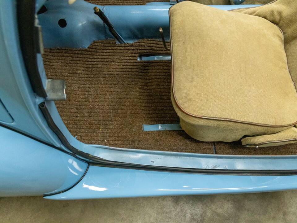 Image 43/50 of FIAT 500 C Topolino (1949)