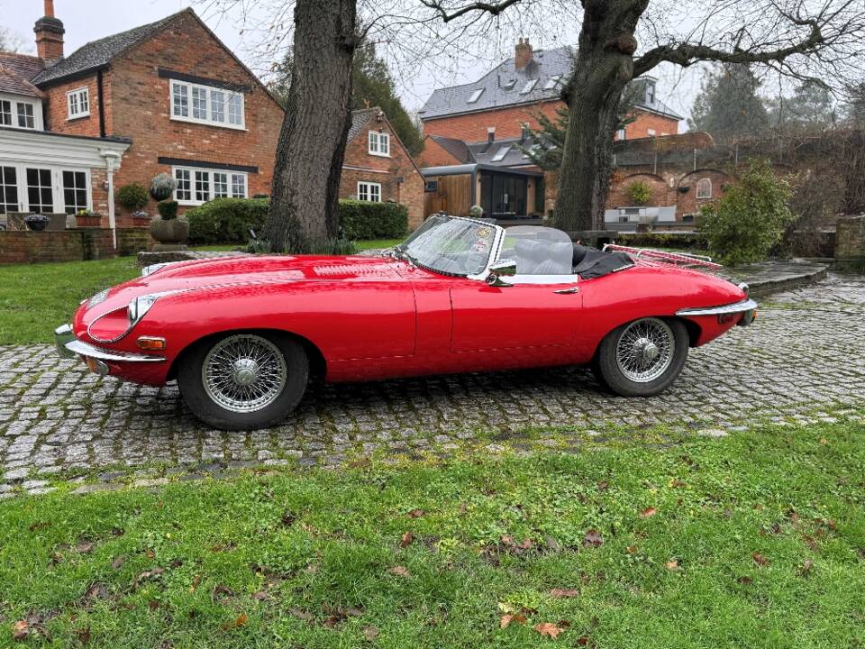 Image 9/29 de Jaguar E-Type (1969)