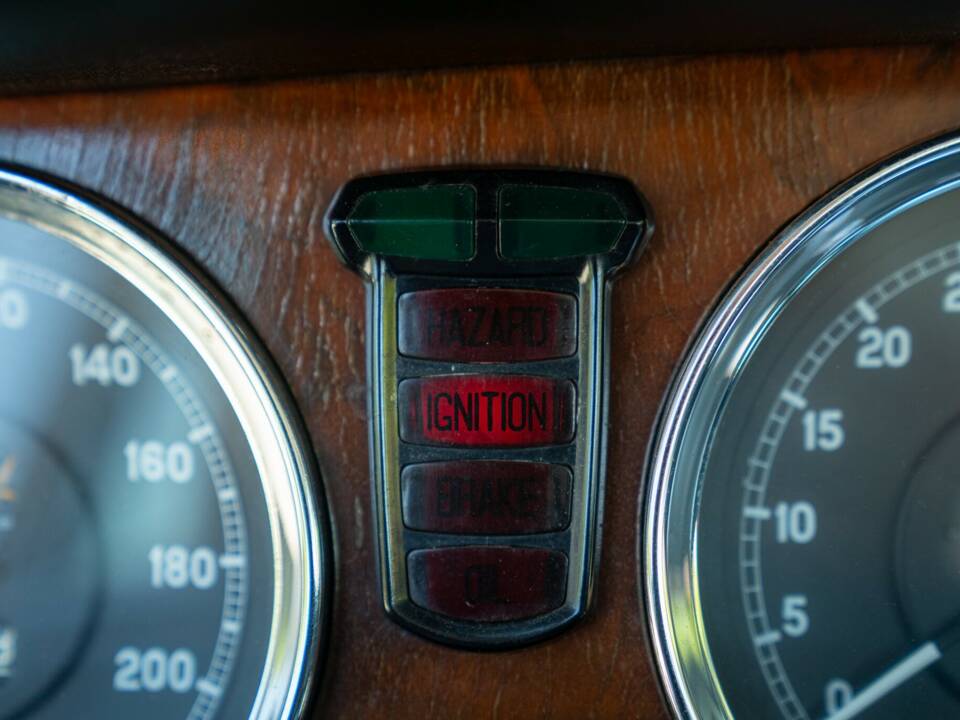 Image 50/50 of Jaguar XJ 6 4.2 (1970)