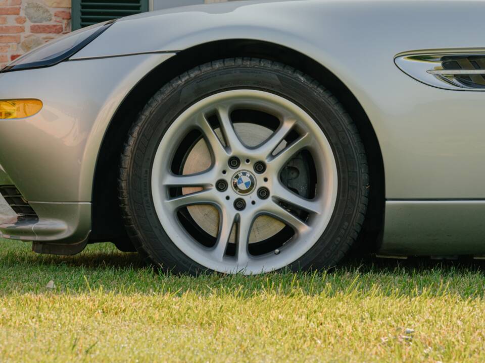 Image 43/185 of BMW Z8 (2001)