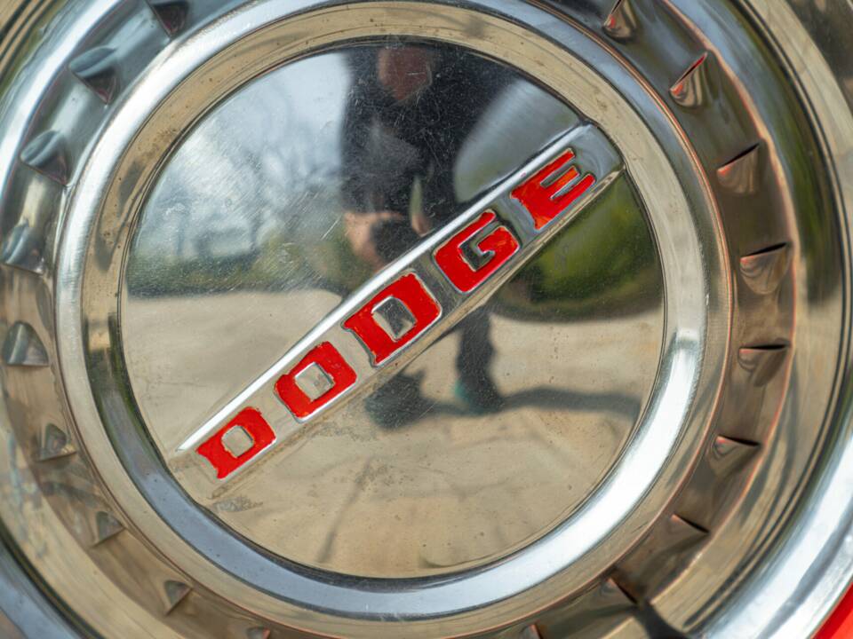 Image 30/50 of Dodge Coronet "Red Ram" (1953)