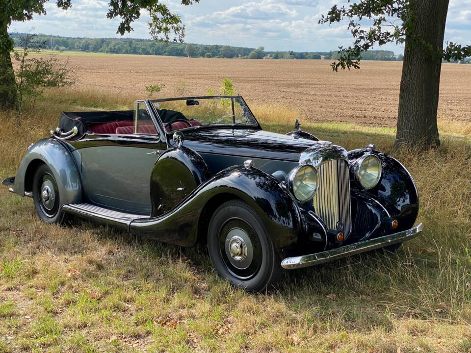 Image 1/8 of Lagonda V12 DHC (1938)