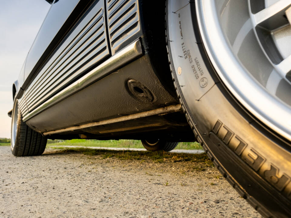 Immagine 25/42 di Mercedes-Benz 300 SL (1986)
