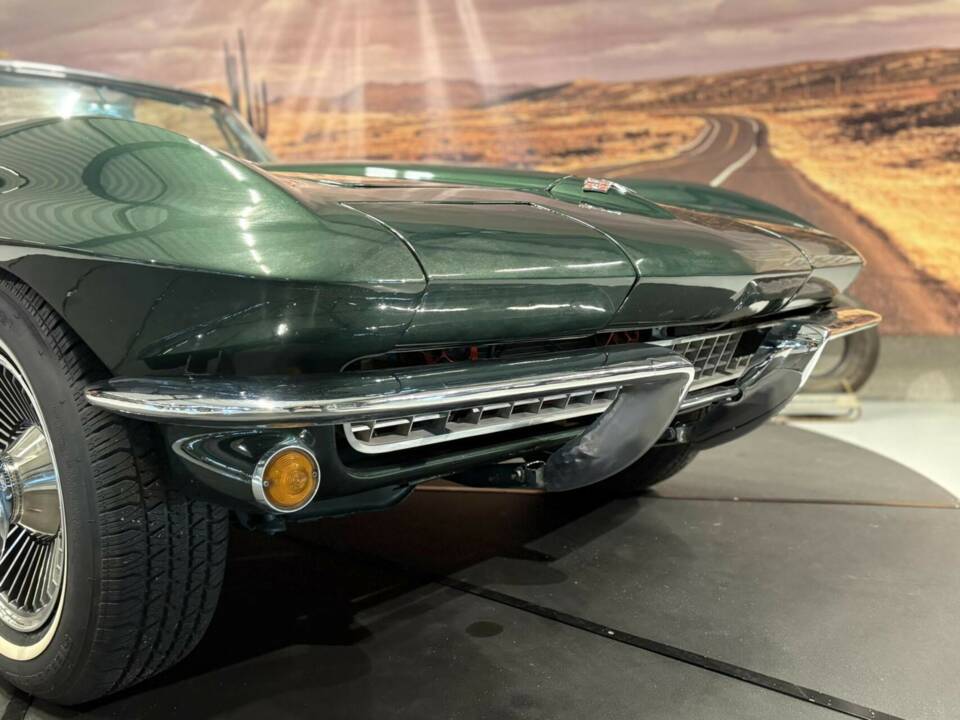 Obraz 12/50 pojazdu Chevrolet Corvette Sting Ray Convertible (1965)