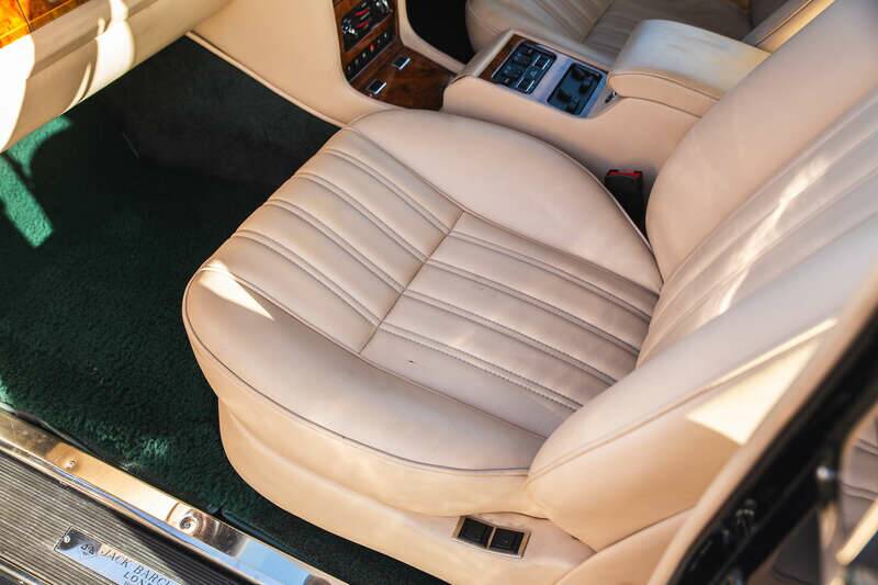 Imagen 46/50 de Rolls-Royce New Silver Dawn (1997)