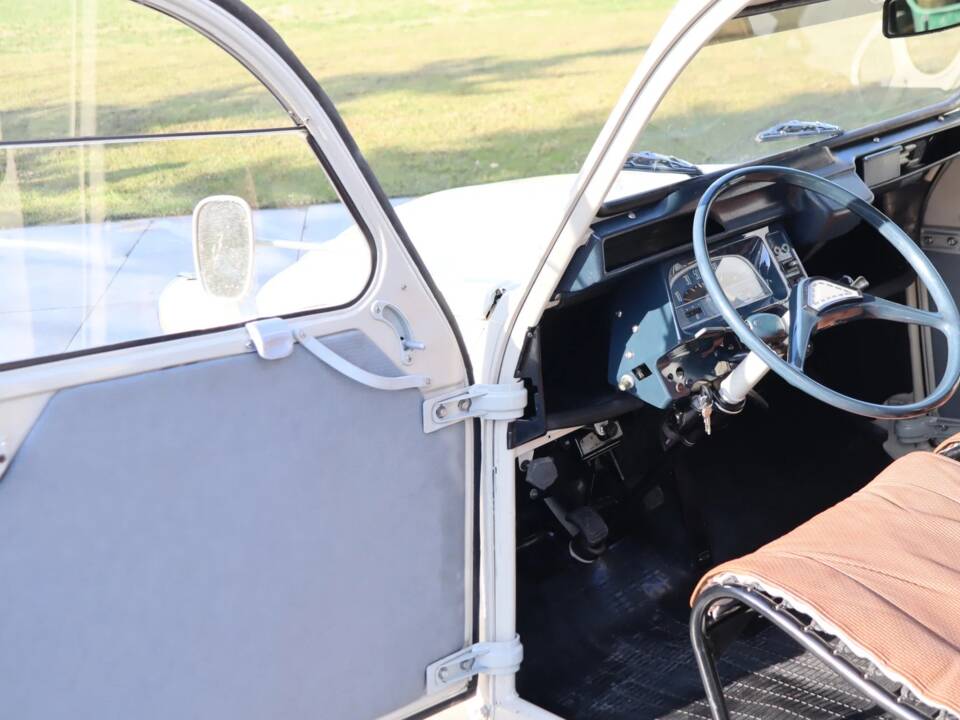 Image 26/52 de Citroën AK 400 (1971)