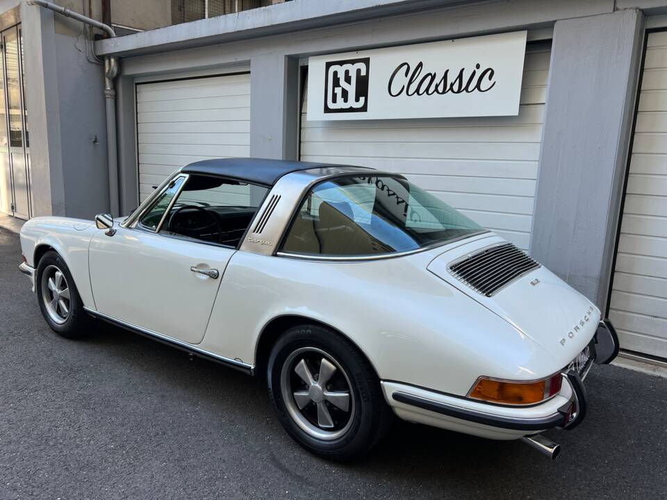Image 18/23 of Porsche 912 (1969)