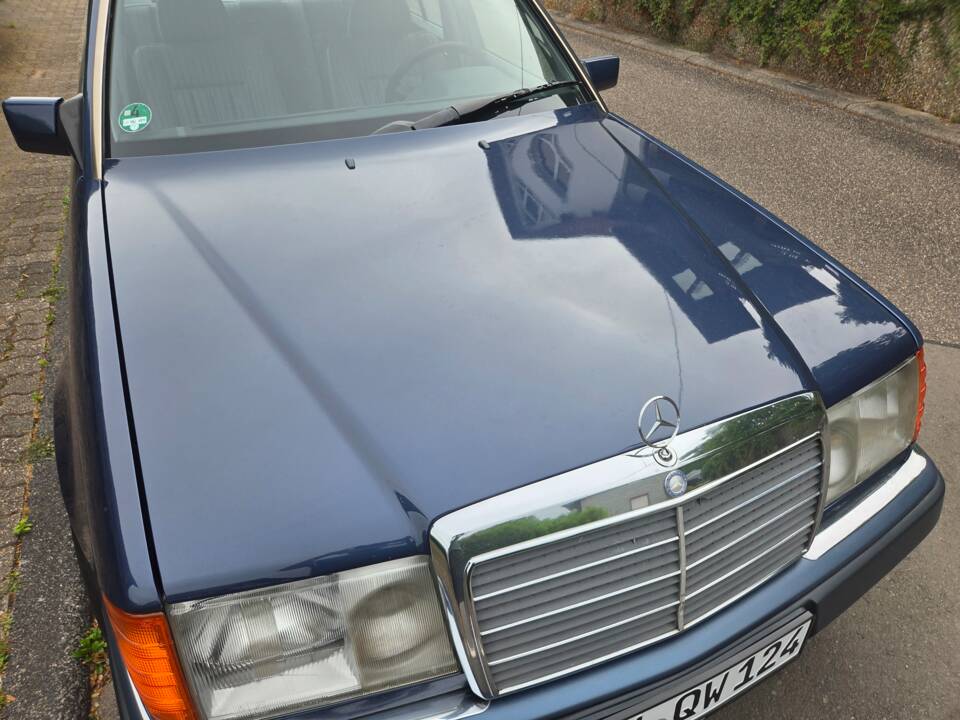 Afbeelding 31/54 van Mercedes-Benz 200 E (1992)