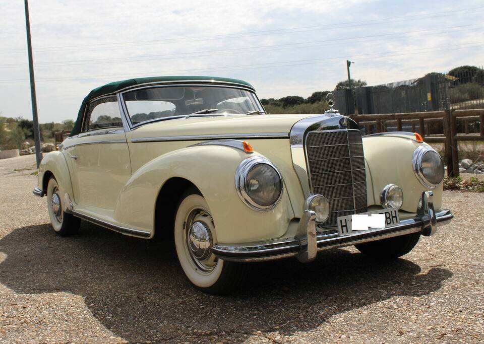Image 1/8 of Mercedes-Benz 300 S Cabriolet A (1952)