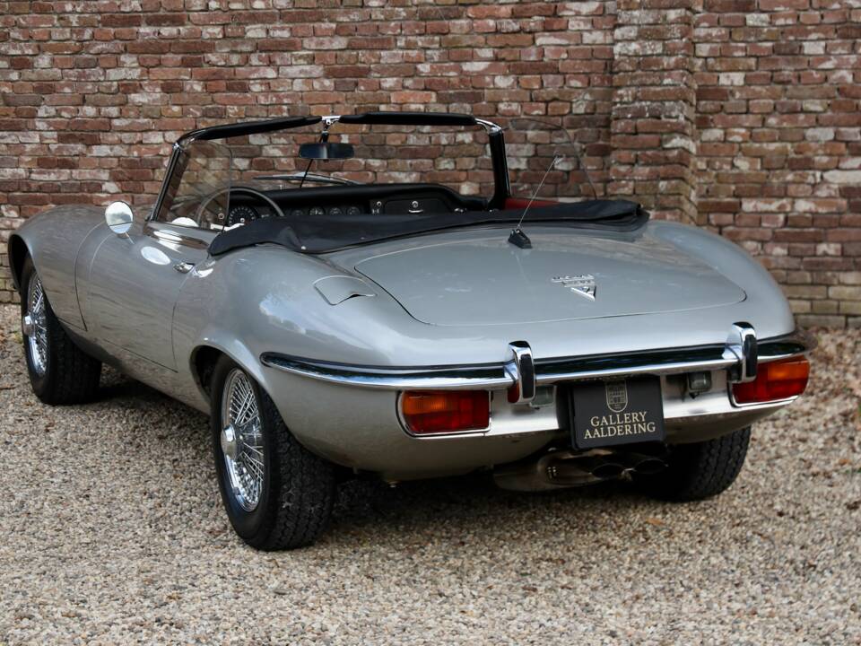 Afbeelding 36/50 van Jaguar E-Type V12 (1973)