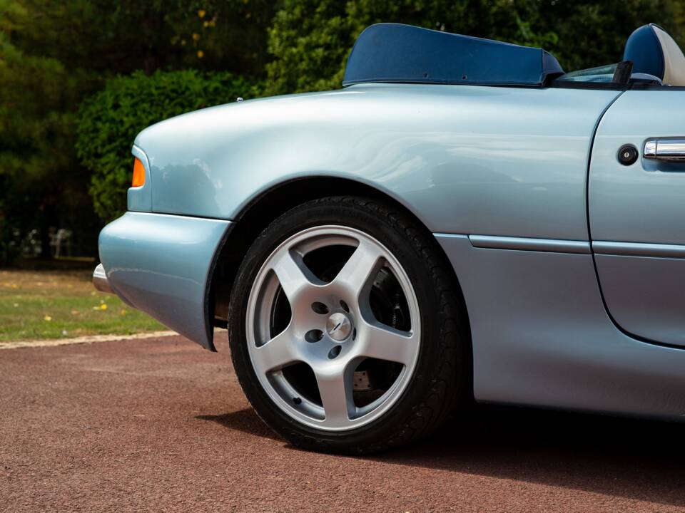 Immagine 20/46 di Aston Martin DB 7 Vantage Volante (2000)