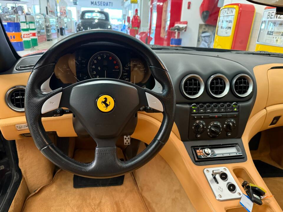 Image 8/17 of Ferrari 575M Maranello (2002)