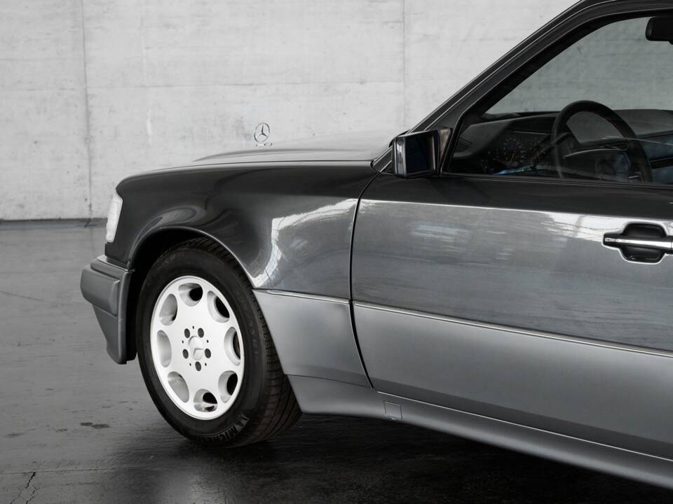 Bild 15/50 von Mercedes-Benz E 500 (1993)