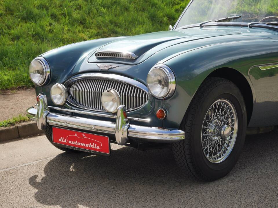 Image 4/34 of Austin-Healey 3000 Mk II (BN7) (1961)