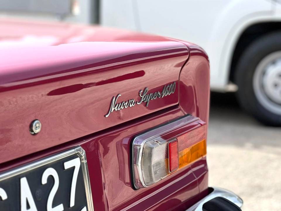 Bild 8/21 von Alfa Romeo Giulia Nuova Super 1600 (1976)