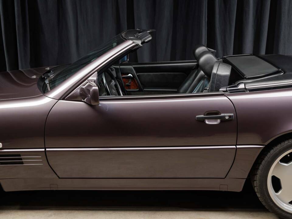 Image 9/43 of Mercedes-Benz 300 SL (1992)