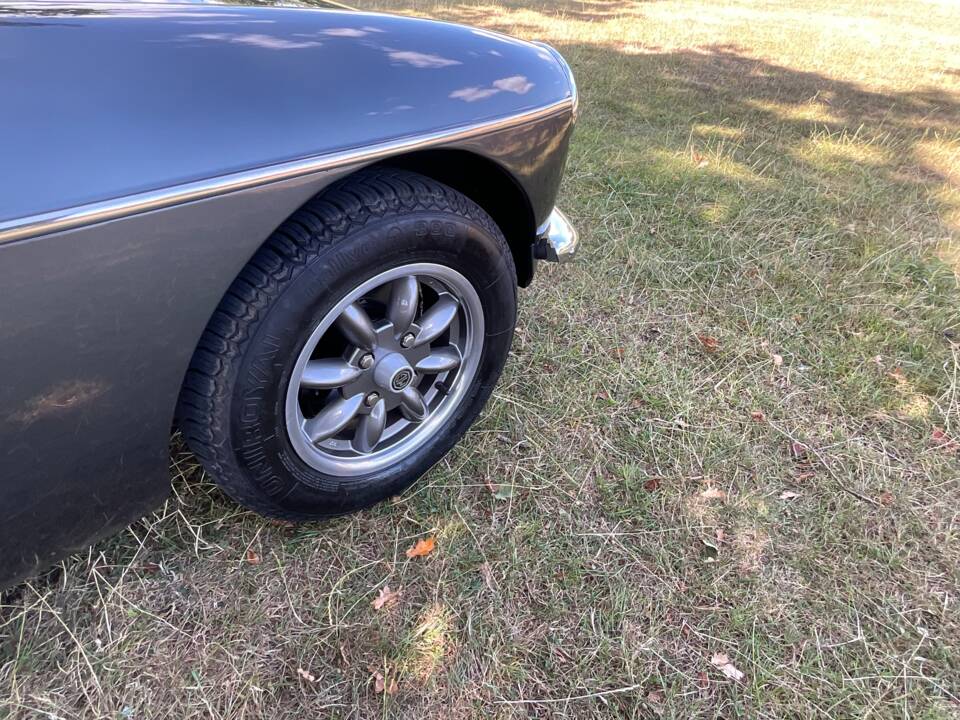 Imagen 18/45 de MG MGB GT (1974)