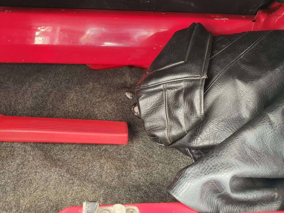 Afbeelding 32/50 van Volkswagen Golf Mk I Convertible 1.1 (1981)