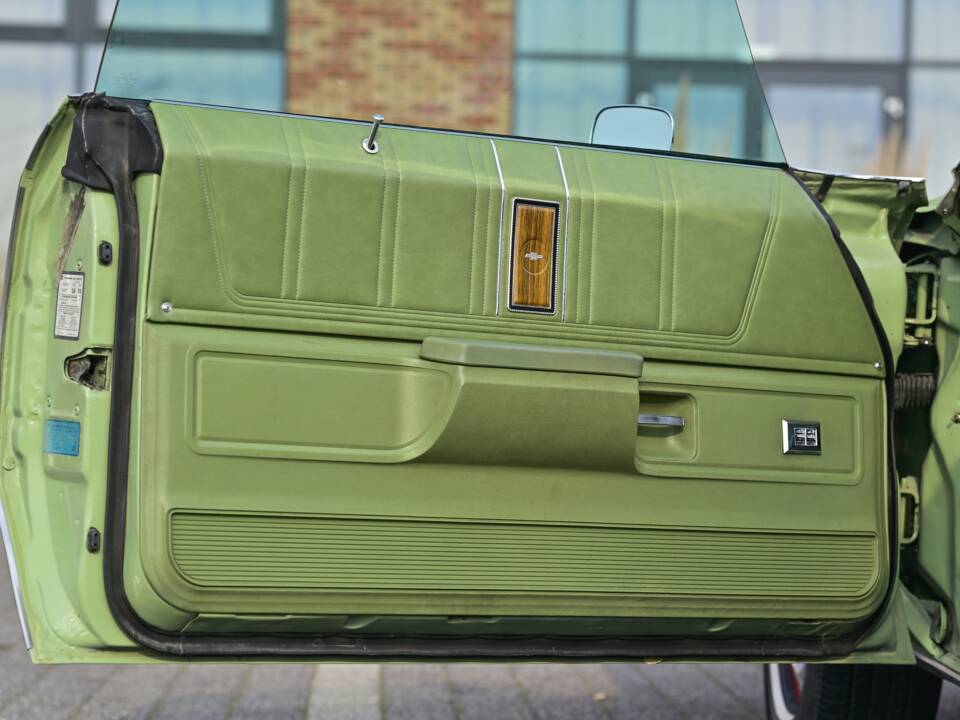 Image 24/44 of Chevrolet Impala (1974)