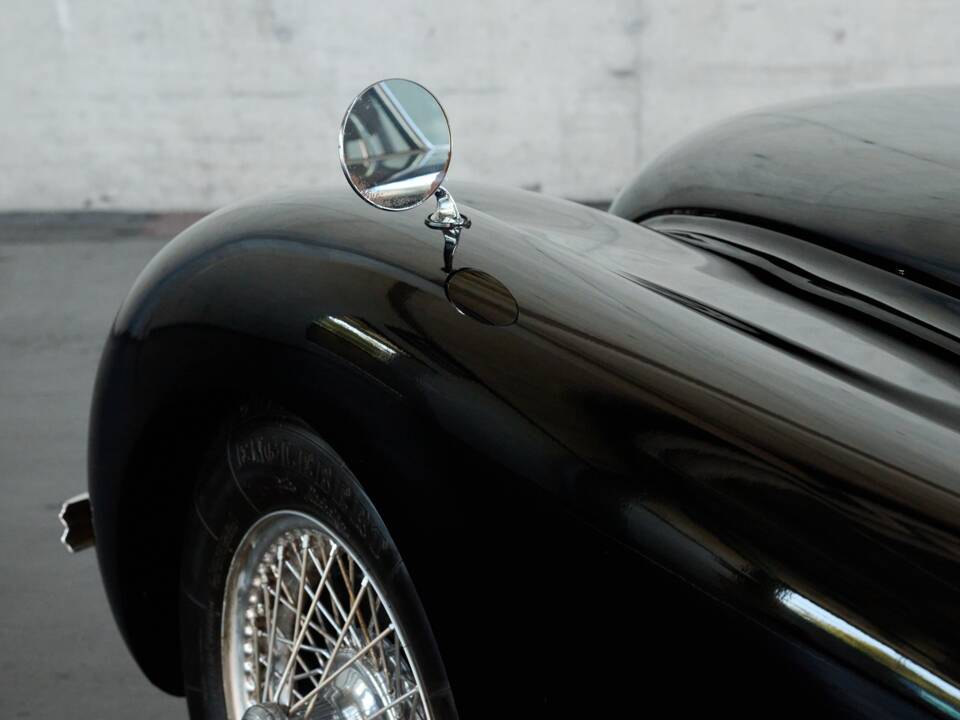 Image 19/48 of Jaguar XK 120 FHC (1954)