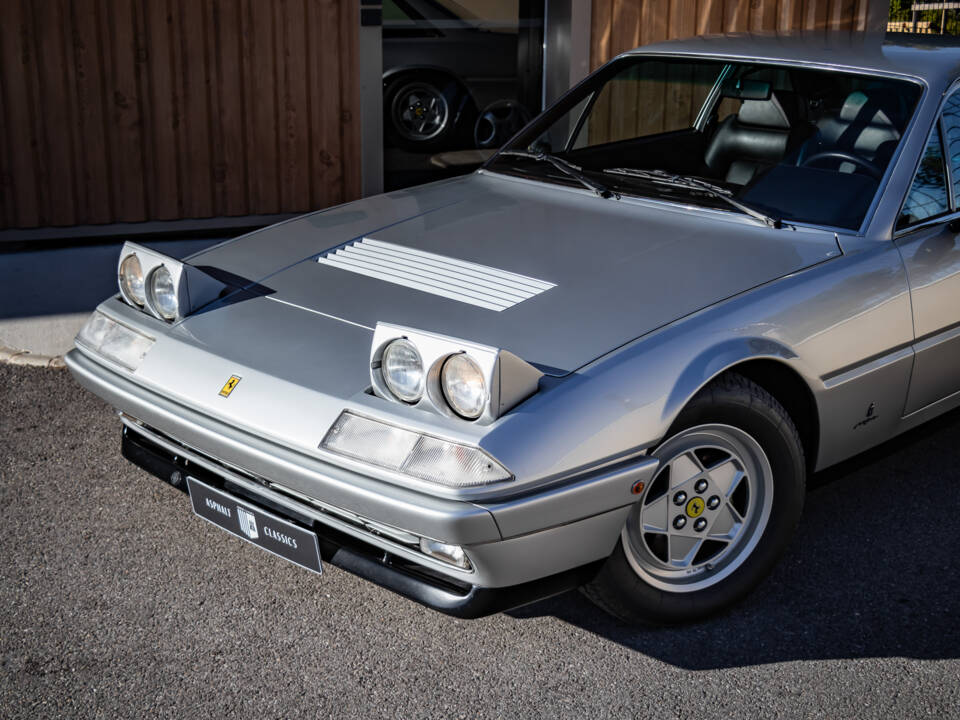 Image 3/50 of Ferrari 412 (1986)
