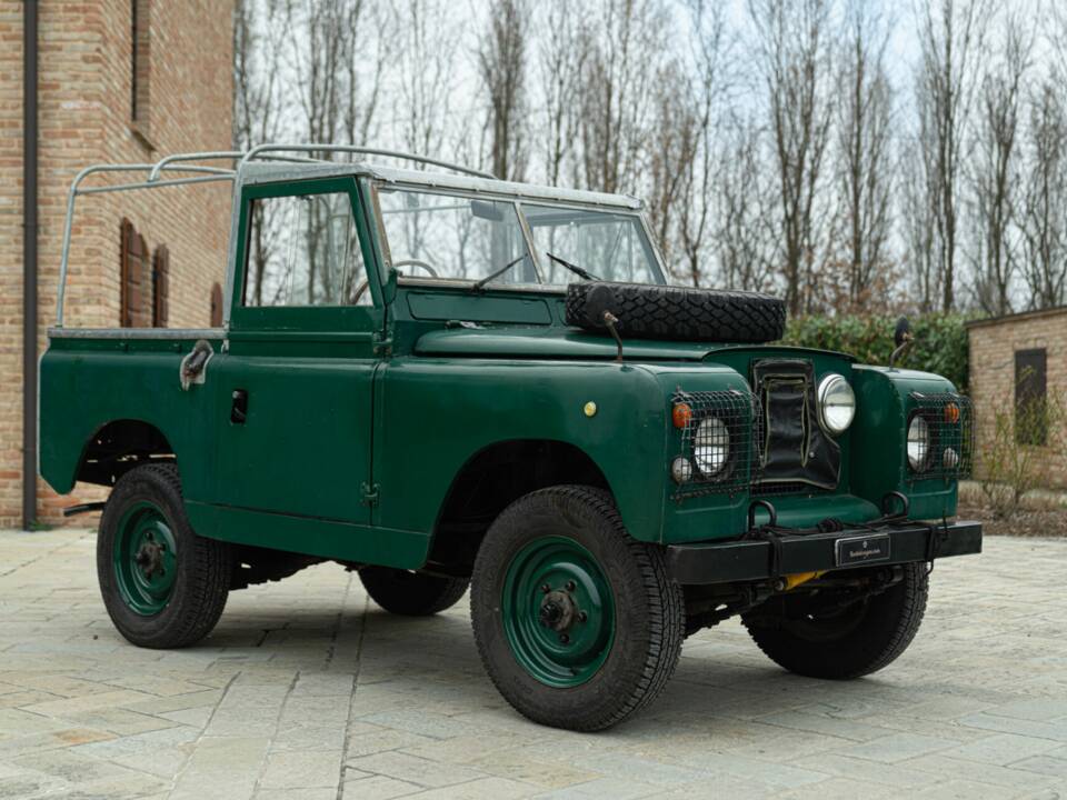 Bild 2/50 von Land Rover 88 (1978)