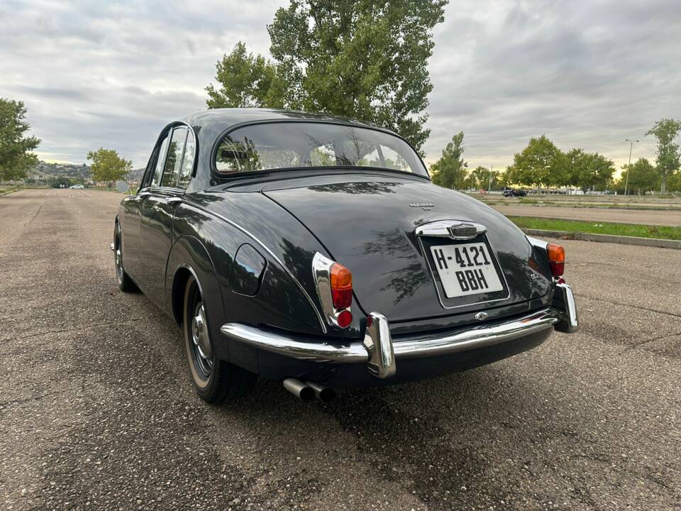 Immagine 1/14 di Jaguar 340 (1968)
