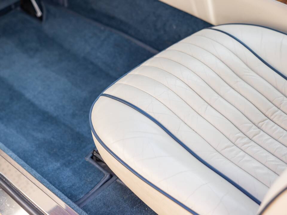 Bild 47/70 von Aston Martin V8 EFi (1988)