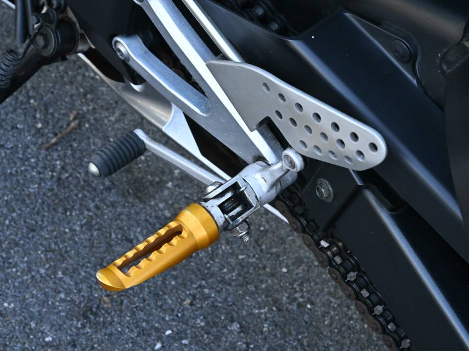 Bild 31/49 von Yamaha YZF-R1 (2002)