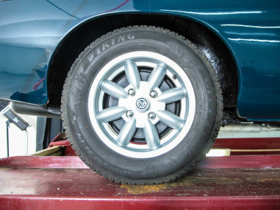 Imagen 49/50 de MG MGB GT (1972)