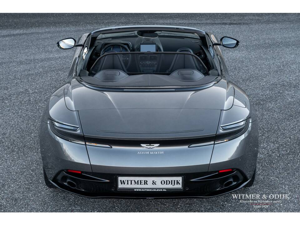 Image 17/41 de Aston Martin DB 11 Volante (2018)