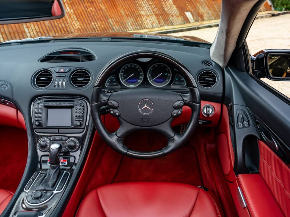 Image 19/47 of Mercedes-Benz SL 600 (2004)