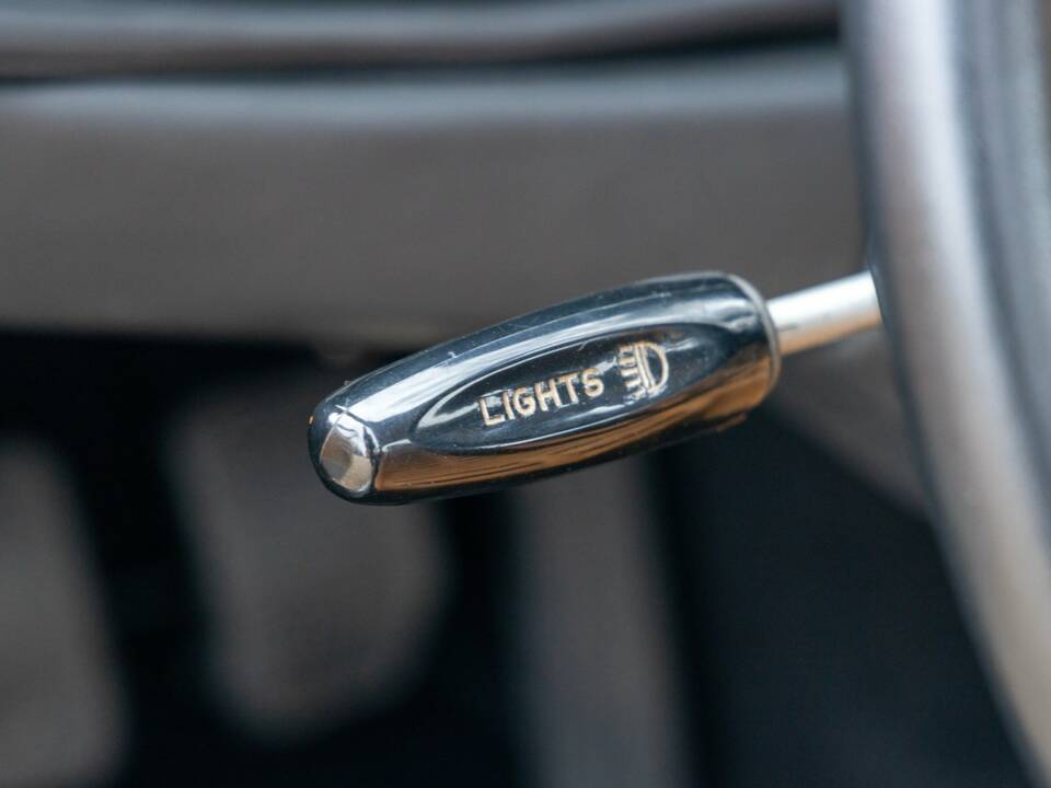 Image 42/50 de Ferrari 365 GTB/4 Daytona (1974)