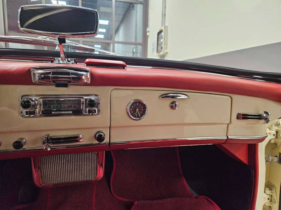 Image 12/14 of Mercedes-Benz 190 SL (1961)