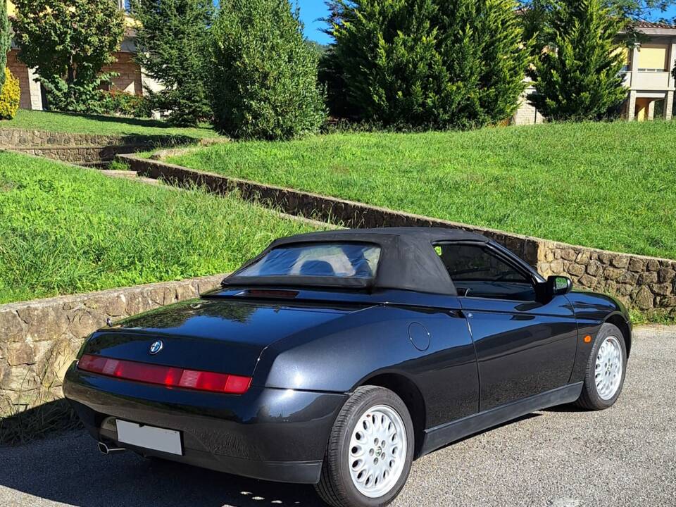 Image 8/26 of Alfa Romeo Spider 2.0 Twin Spark 16V (1997)