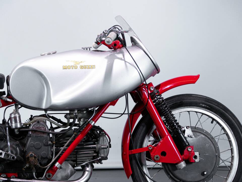 Image 23/50 of Moto Guzzi DUMMY (1948)