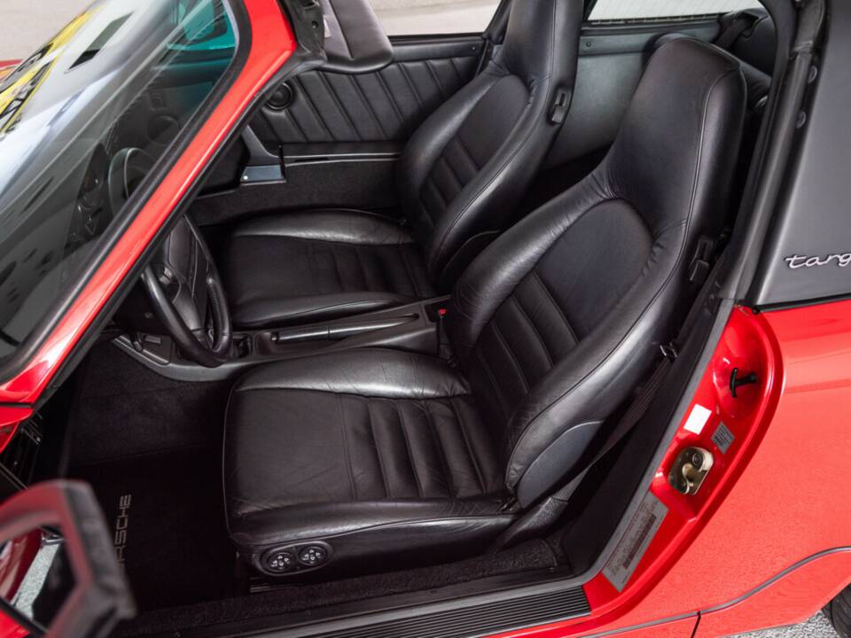 Afbeelding 32/48 van Porsche 911 Carrera 2 (1990)