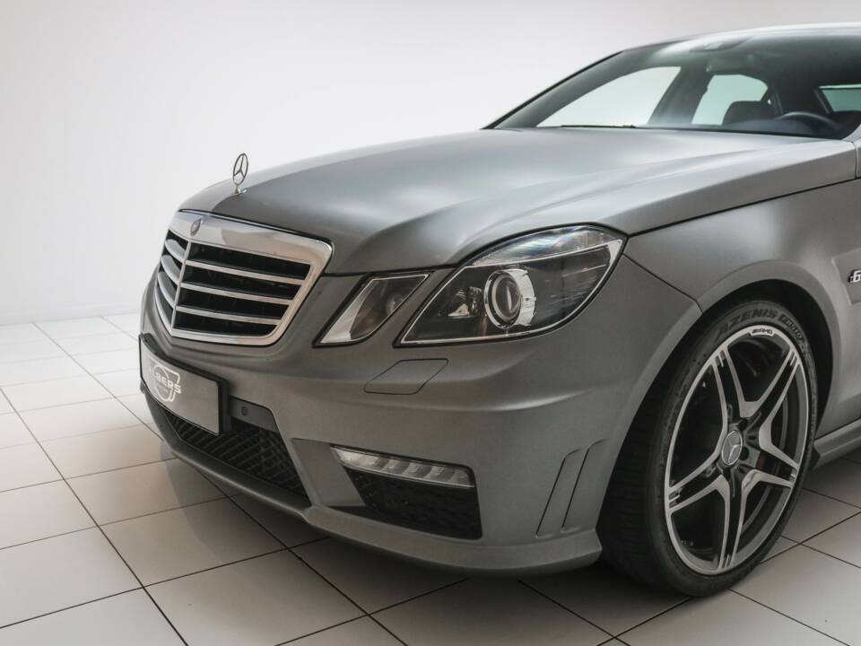 Bild 15/19 von Mercedes-Benz E 63 AMG (2009)