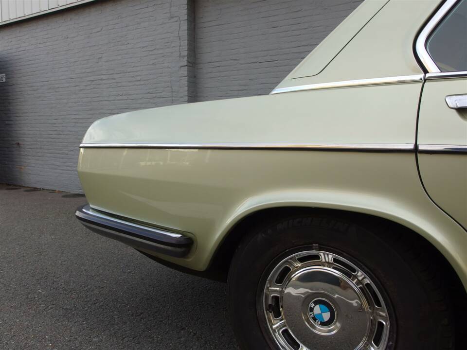 Image 27/95 de BMW 2500 (1977)