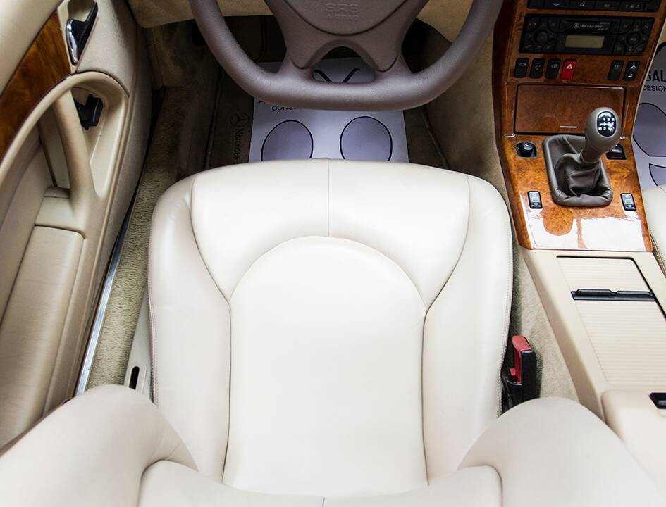 Image 20/45 of Mercedes-Benz SL 280 "Final Edition" (2001)