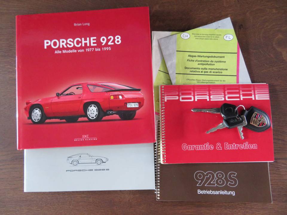 Bild 18/18 von Porsche 928 S (1986)