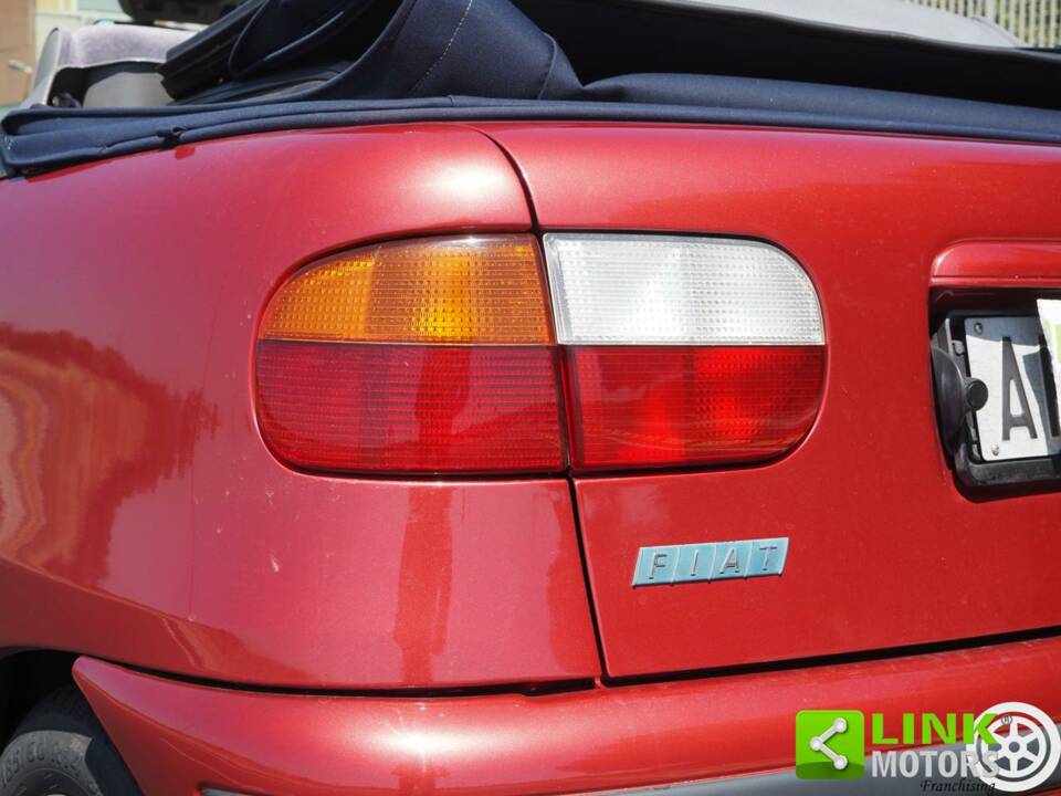 Bild 39/42 von FIAT Punto 90 ELX (1996)