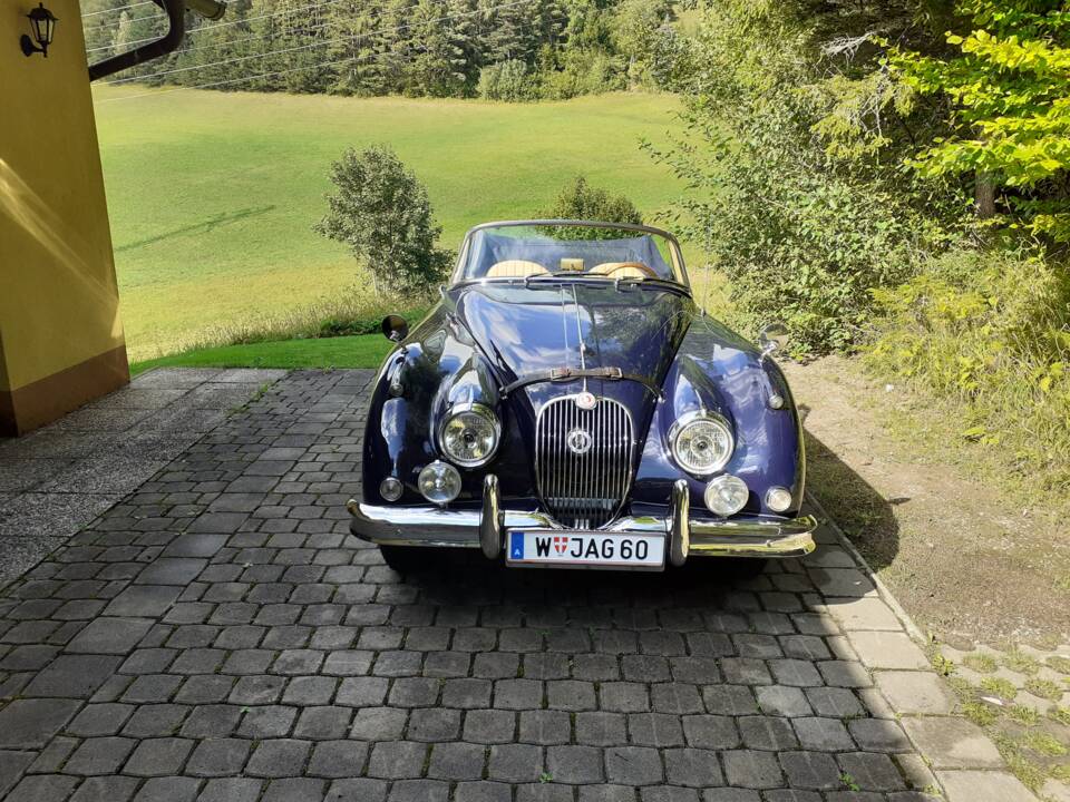 Immagine 4/64 di Jaguar XK 150 3.8 SE DHC (1960)