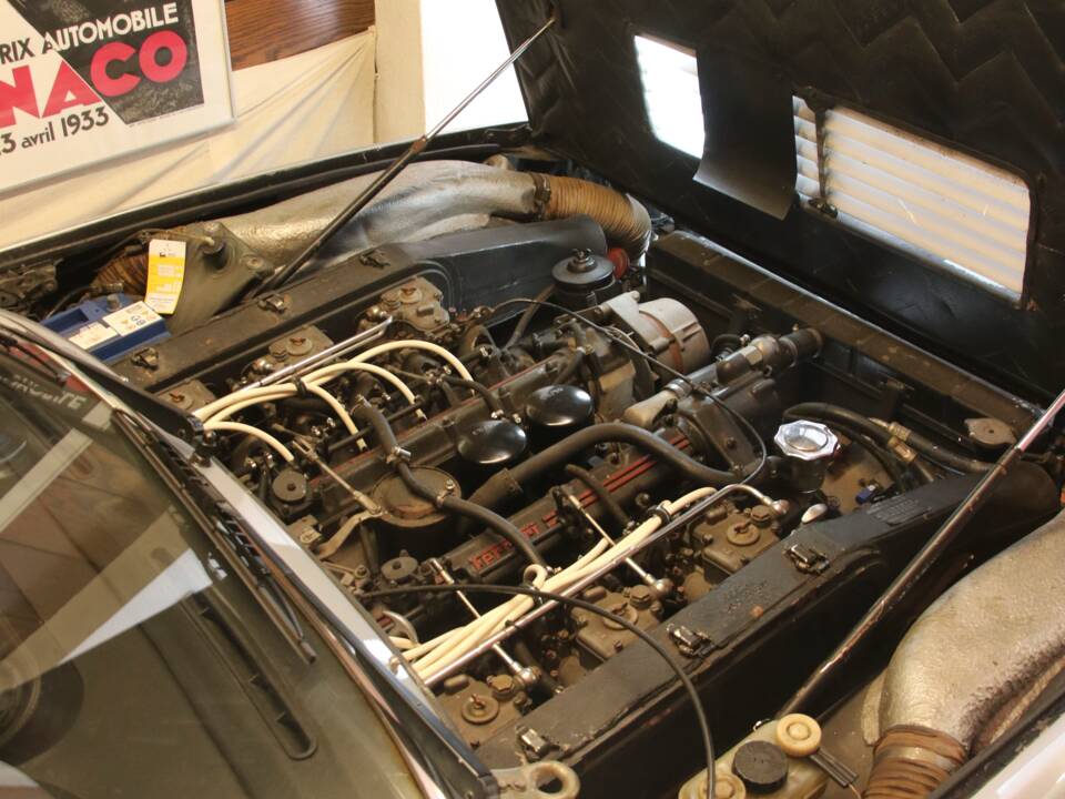 Immagine 11/34 di Ferrari 400 GT/4 2+2 (1977)