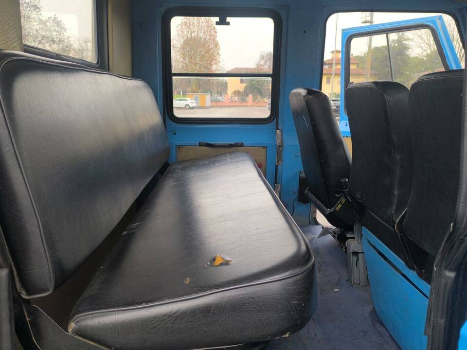 Bild 21/22 von Iveco Daily III 40 2.8 TD (1998)