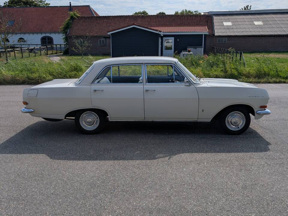 Image 4/35 of Opel Rekord 1700 (1964)