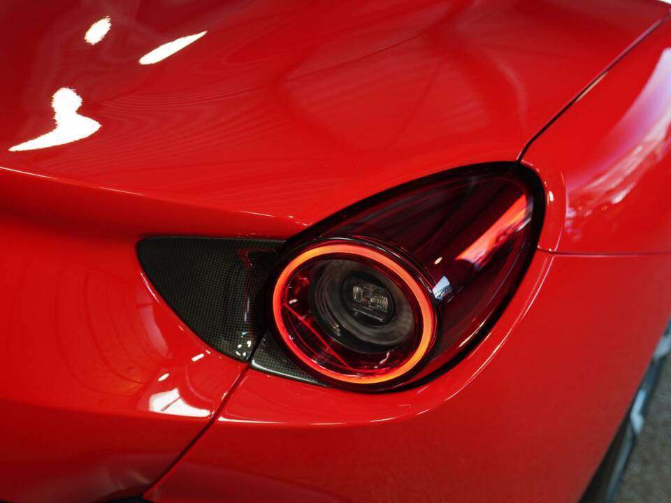 Imagen 28/50 de Ferrari Portofino M (2022)