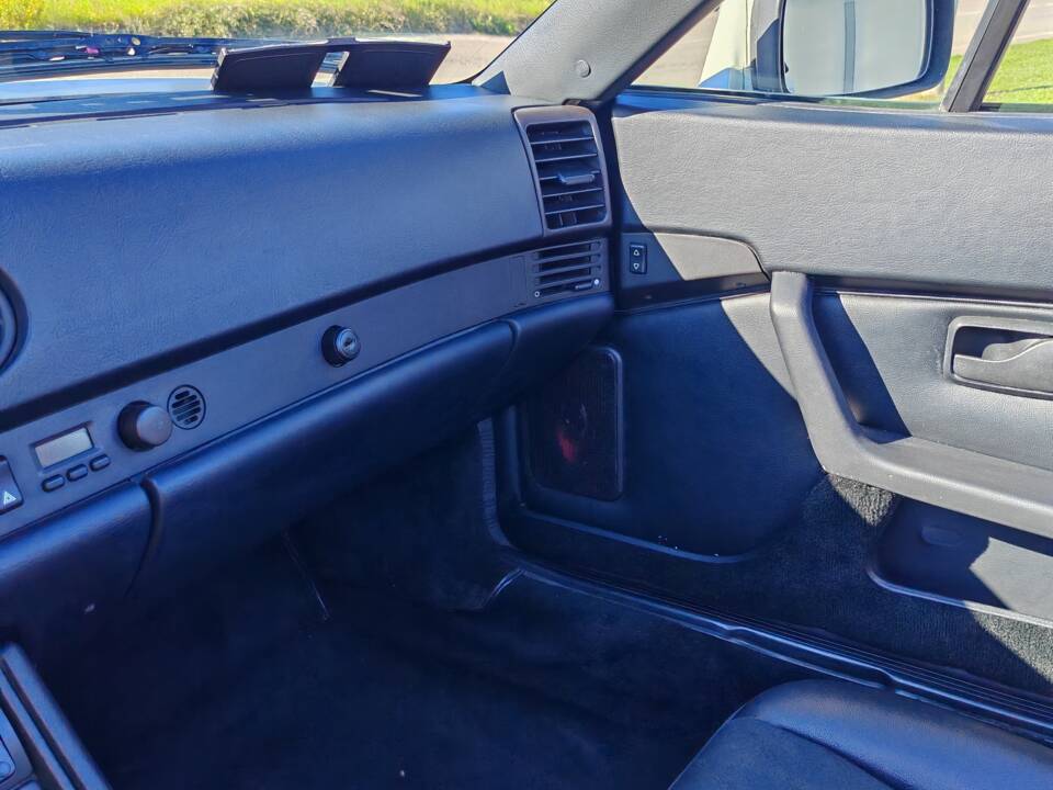 Immagine 45/49 di Porsche 944 S2 (1991)