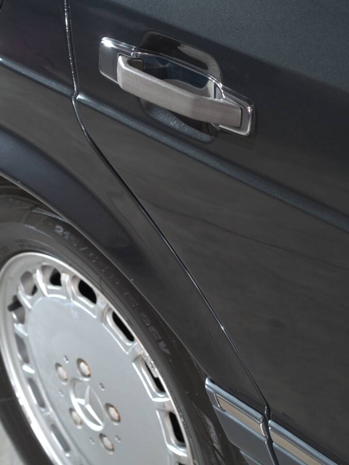 Image 28/52 of Mercedes-Benz 560 SEL (1988)
